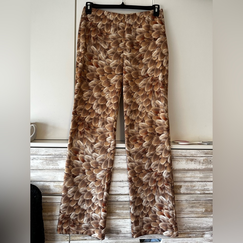 🪶 Cache Feather Print Flare Pants Size 10 Y2K Brown Gold Made USA
